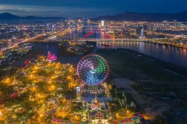 Công viên giải trí về đêm tại Da Nang Downtown