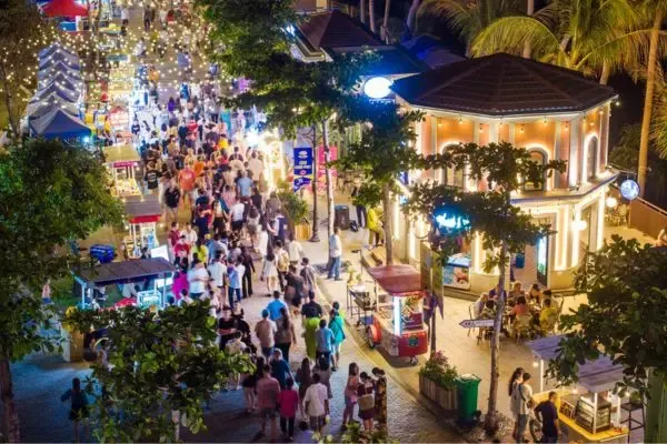 Phố đi bộ và chợ đêm Da Nang Downtown